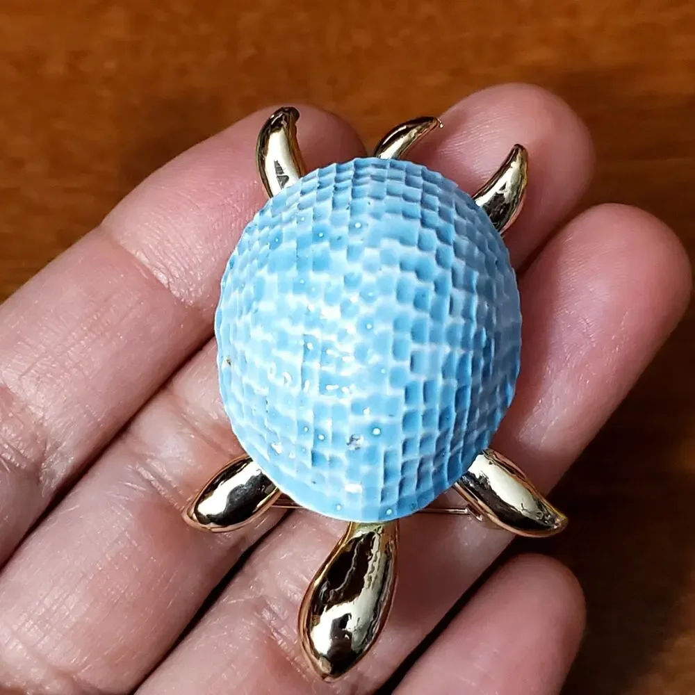 Vintage Gerrys Gold Tone Blue Enamel Turtle Brooch Pin Signed 1.5